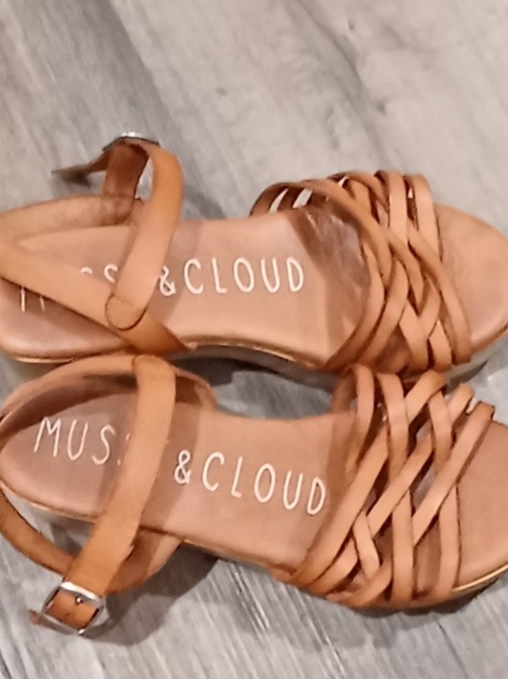 Moss & Cloud Tan Woven Strap Size 5 Women's Sandals